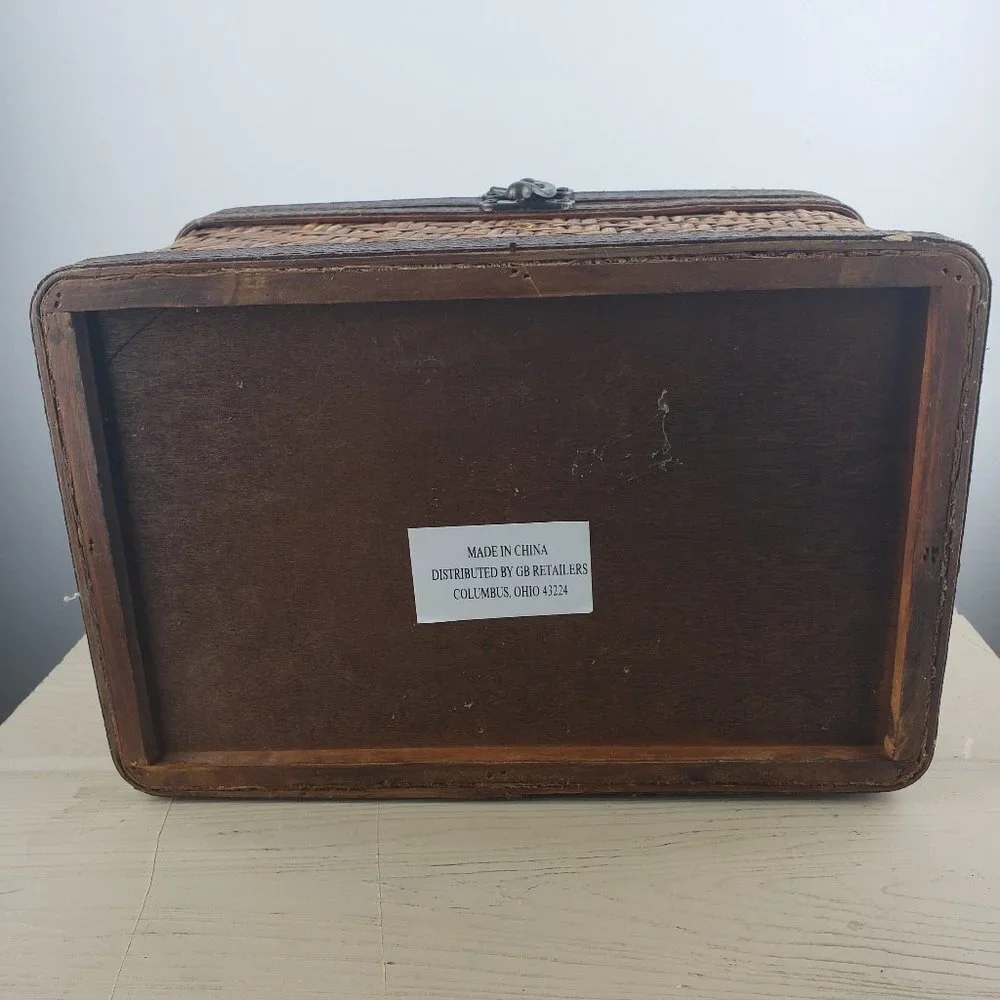 GB Retailers Woven Wooden Locking Box